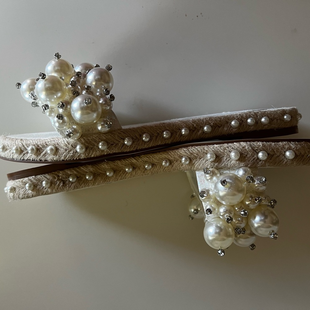 Voguish Chic Boutique - Pearl Embellished Women's Slippers - Cream (Size 6.5) - Picture 3 of 4